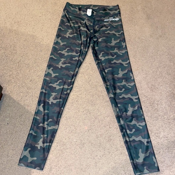 High waisted leggings. - Picture 2 of 3